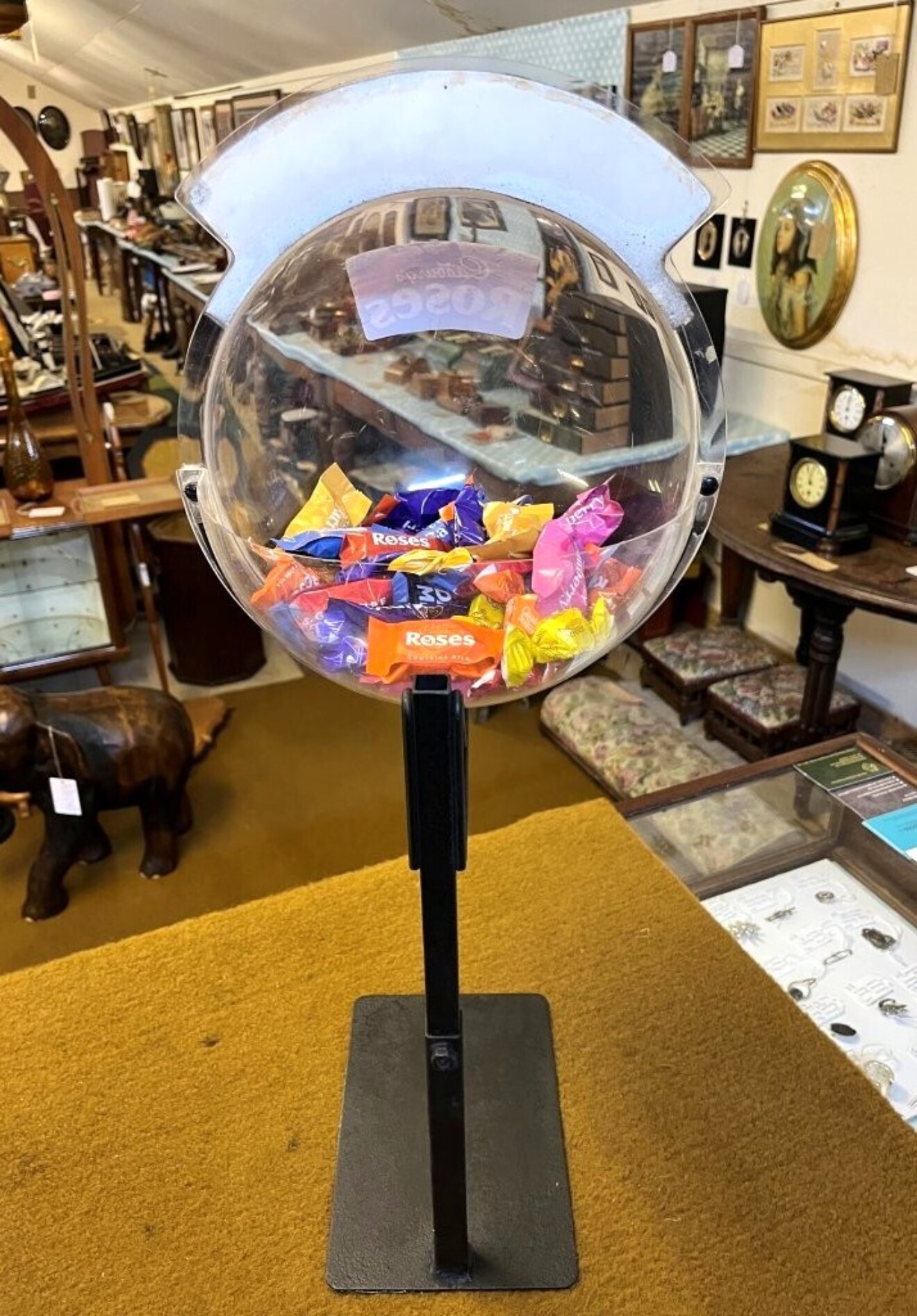 Vintage Cadburys Roses Chocolates Counter Top Advertising Display