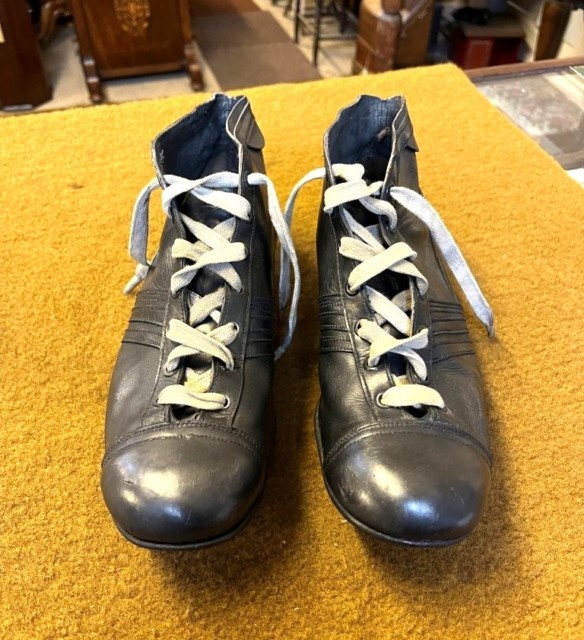 Vintage Leather Rugby Boots Size 7