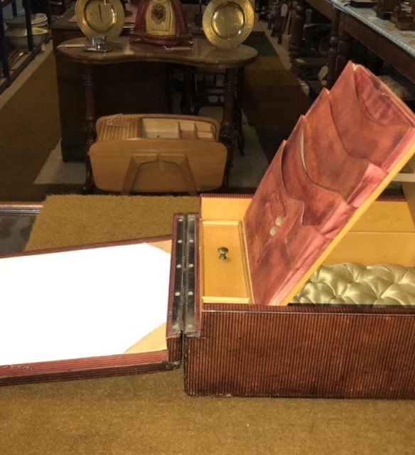 Vintage Ladies Leather Bound Correspondence / Etui / Jewellery Box