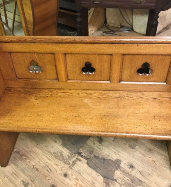 Victorian Solid Oak Church Pew with ﻿Gothic Trefoil Cutaways